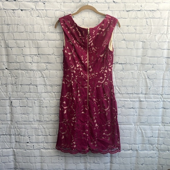 Vince Camuto Elegant Purple Lace Dress Woman’s Size 8 - Picture 2 of 3